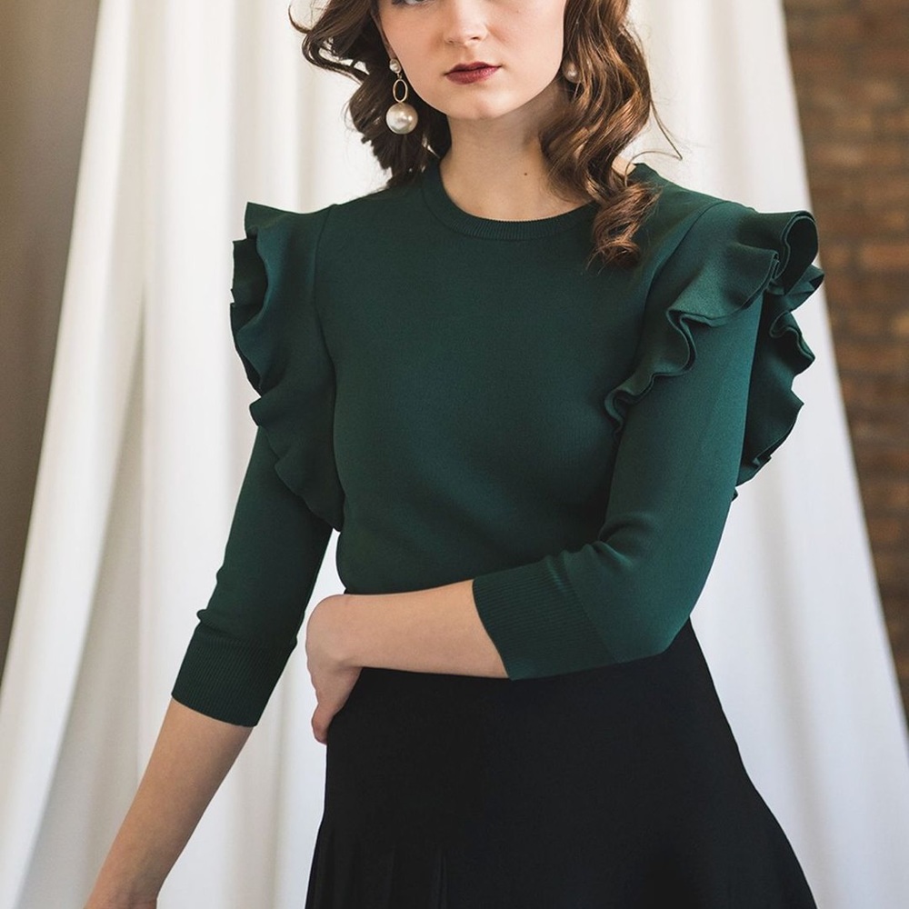 NWT Apparalel Ruffle Shoulder Sweater in Dark Emerald with Long Sleeves Size S